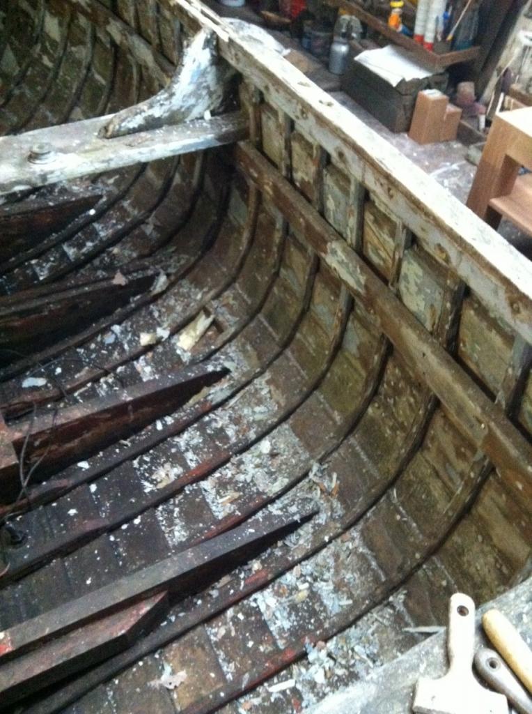 restauration du canot à clin Simmy III